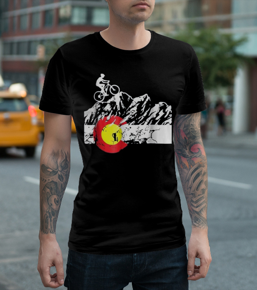 Colorado Mountain Biking Cycling Bicyc Adventure With Flag And Peaks T-Shirt