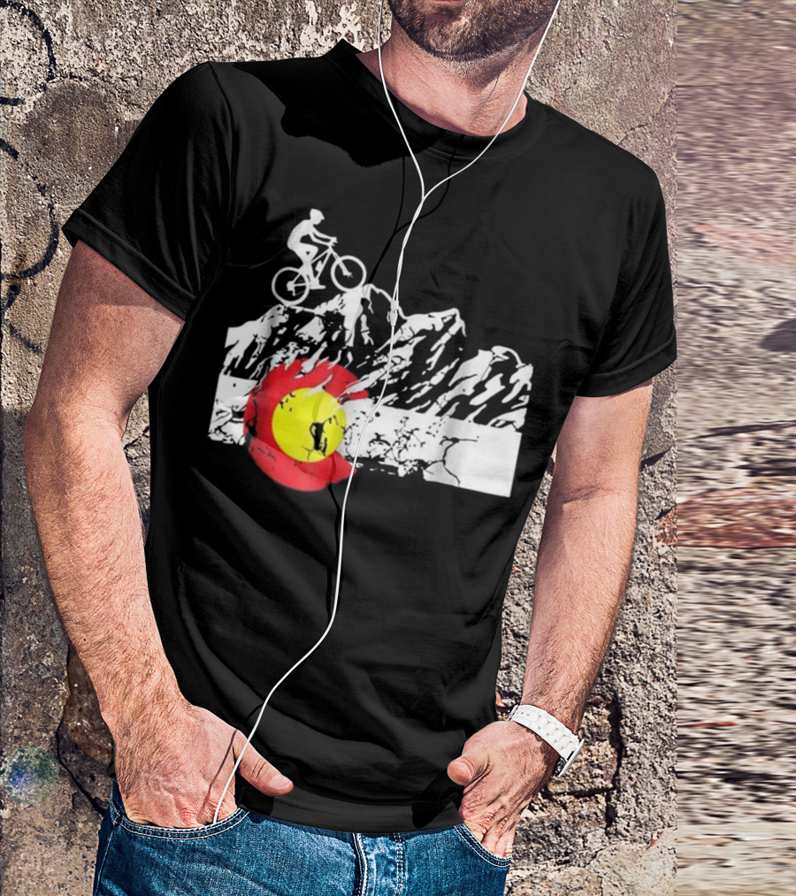 Colorado Mountain Biking Cycling Bicyc Adventure With Flag And Peaks T-Shirt