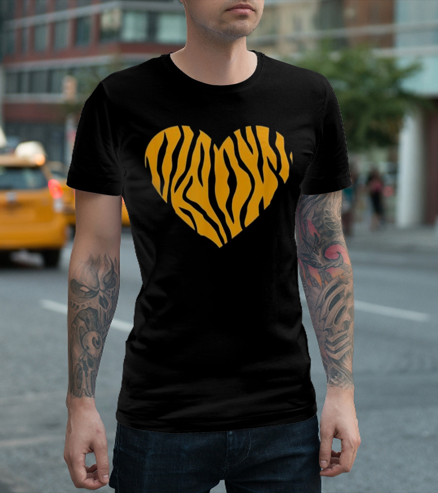 Cool Animal Tiger Print Heart T-Shirt