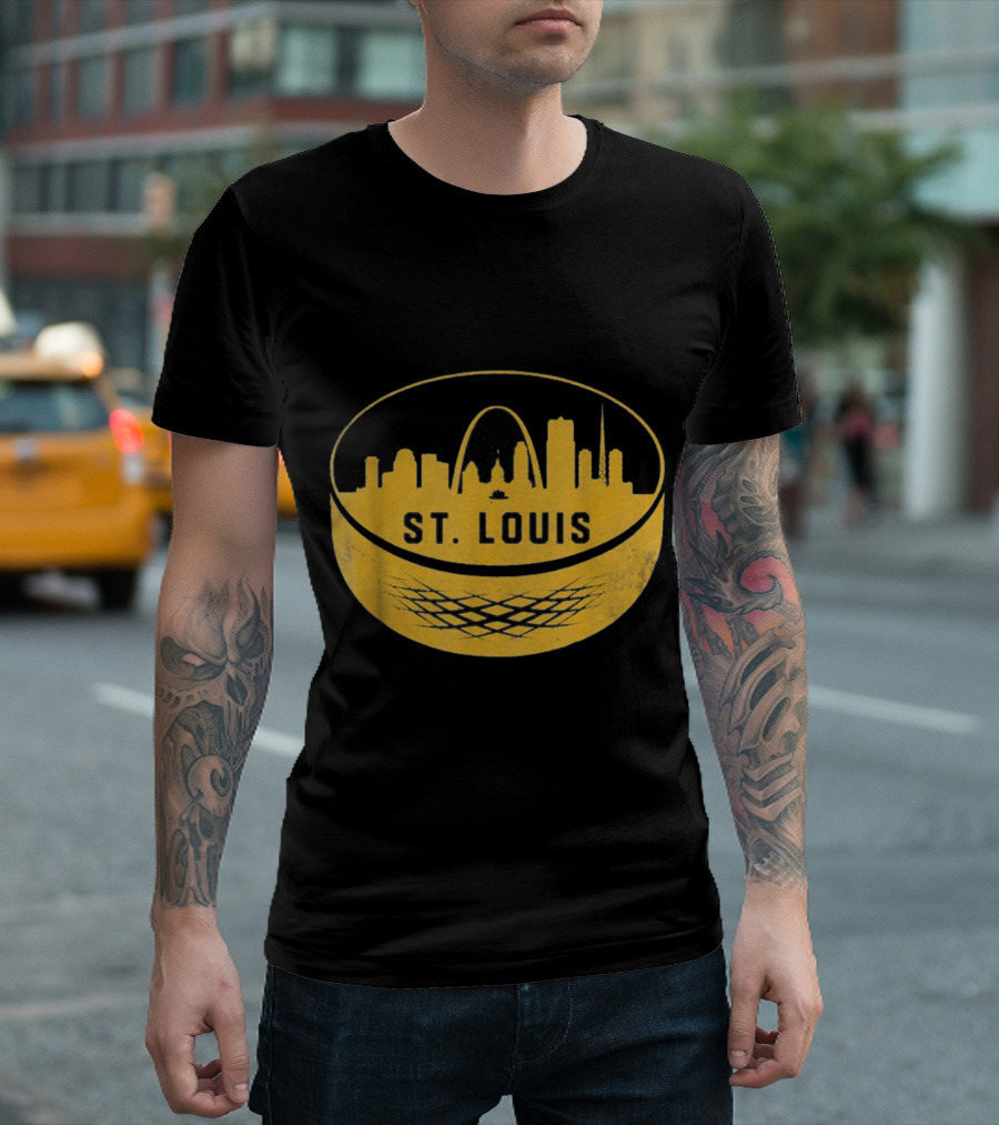 Vintage St. Louis Missouri Cityscape Hockey Puck Arch Skyline T-Shirt
