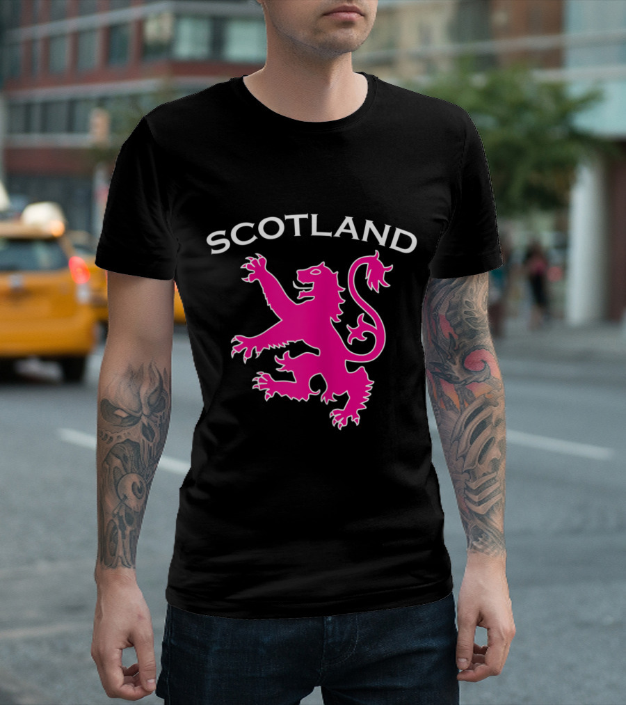 Scotland Rampant Lion Pink Emblem T-Shirt