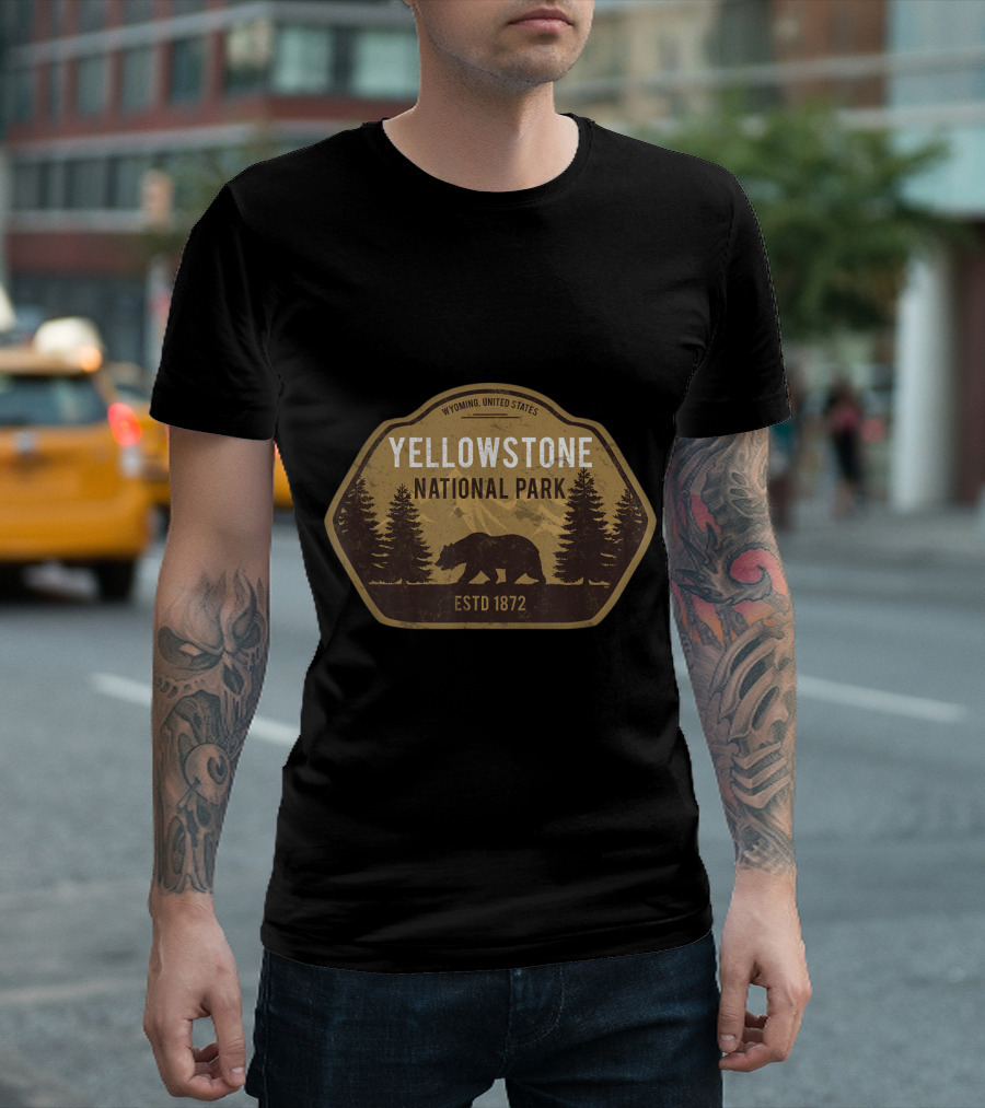 Yellowstone National Park Wyoming United States Estd 1872 Bear and Trees T-Shirt
