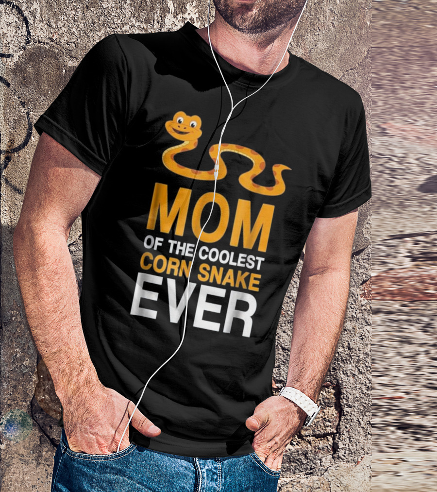MOM OF THE COOLEST CORN SNAKE EVER T-Shirt