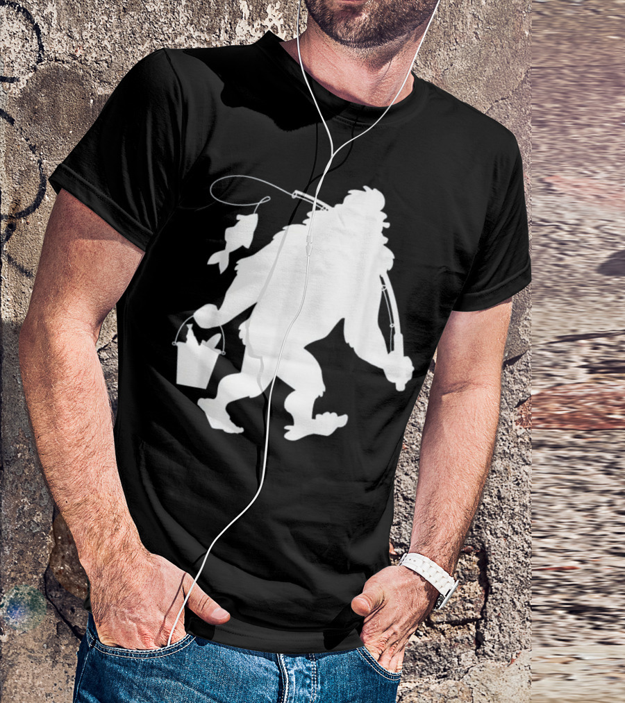 BIGFOOT FISHING BIG FOOT SASQUAT CATCHING FISH T-Shirt