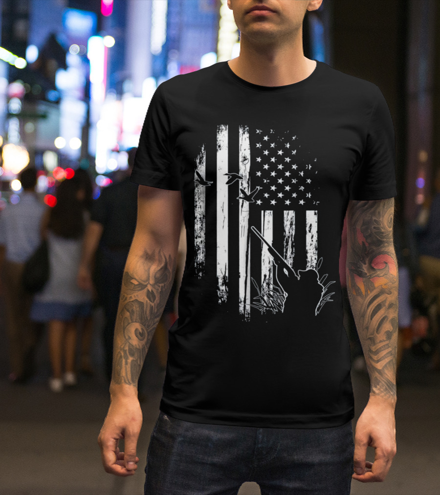 Mens Duck Hunting American Flag USA Hunters Silhouette Birds Stars Stripes T-Shirt