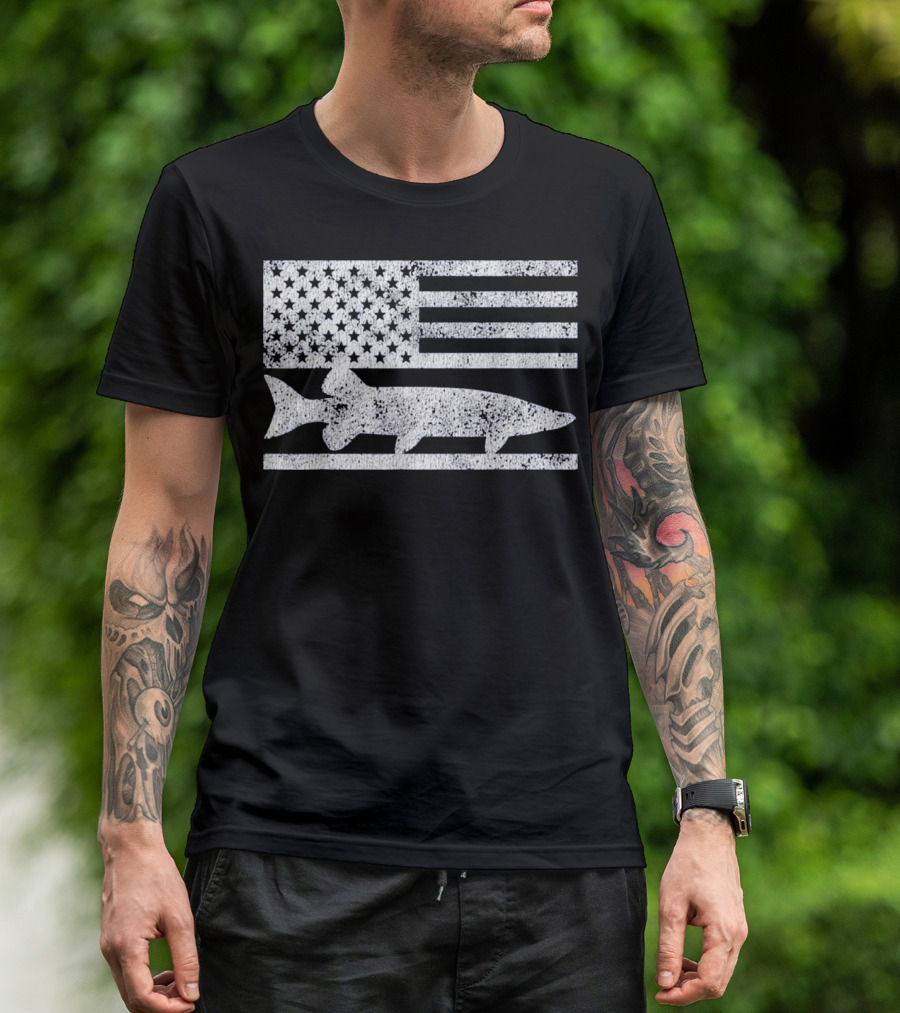 American Flag Musky Fishing Patriotic Apparel Decoration Stars Stripes T-Shirt