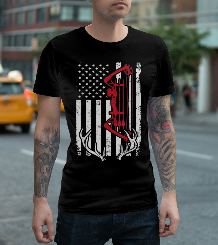 Bow Hunting American Flag Archery Red Compound Bow Antlers T-Shirt