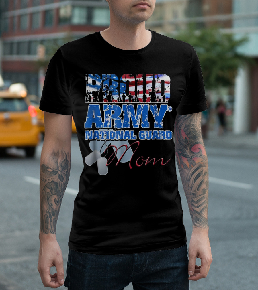 Proud Army National Guard Mom USA Flag Silhouette and Dog Tags T-Shirt