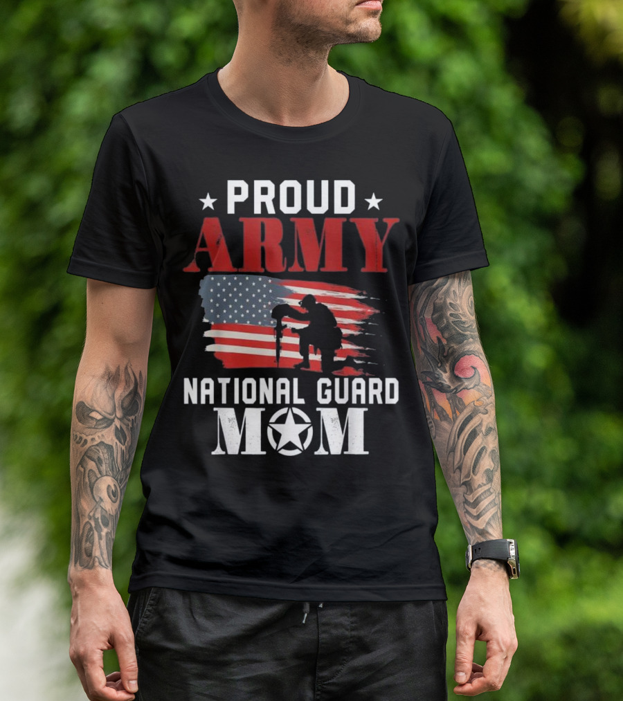 Proud Army National Guard Mom American Flag Soldier T-Shirt