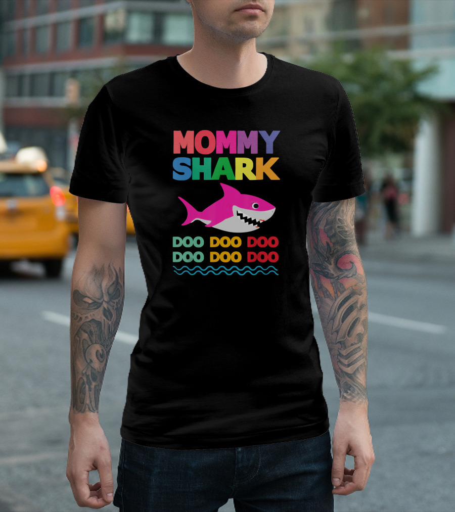 Mommy Shark Doo Doo Colorful Text And Pink Shark T-Shirt