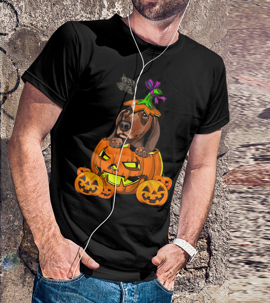 Dachshund In Pumpkin With Halloween Jack-o'-Lanterns And Bat T-Shirt