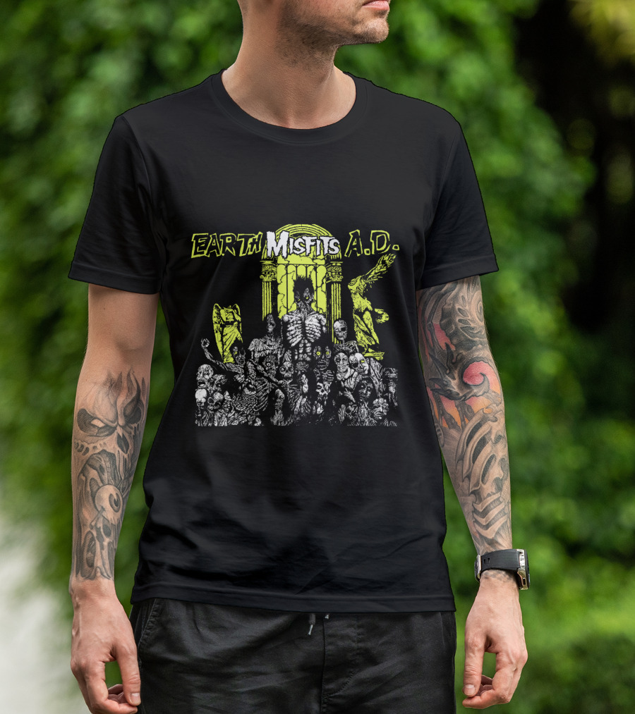 Earth Misfits A.d. Gothic Zombies In Front Of Ancient Columns T-Shirt