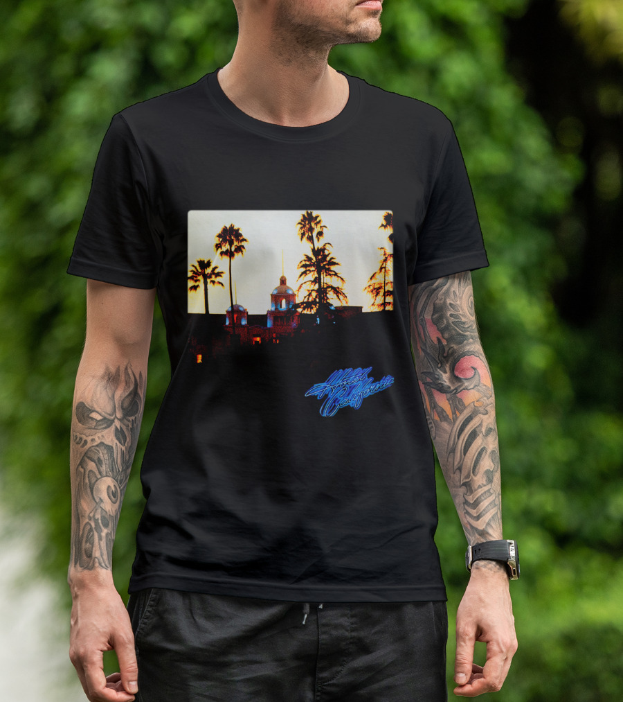 Hotel California Night Scene With Palm Trees And Neon Style T-Shirt