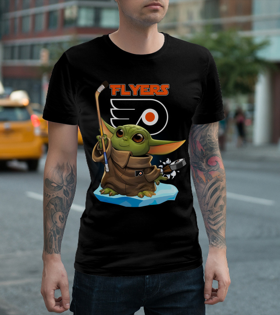 Philadelphia Flyers Baby Yoda With Hockey Stick And Puck T-Shirt