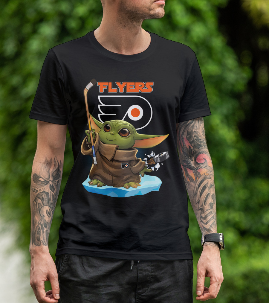 Philadelphia Flyers Baby Yoda With Hockey Stick And Puck T-Shirt