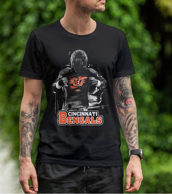 Cincinnati Bengals B Icon Football Player Splash Effect T-Shirt
