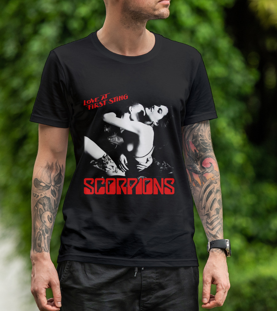Scorpions Love At First Sting Romantic Embrace T-Shirt