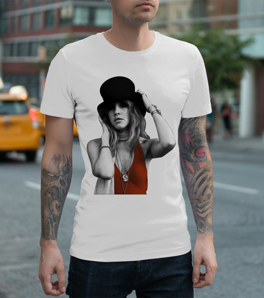 Vintage Style Woman With Hat And Jewelry T-Shirt