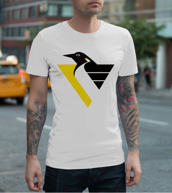 Pittsburgh Penguins Retro Penguin Triangles T-Shirt