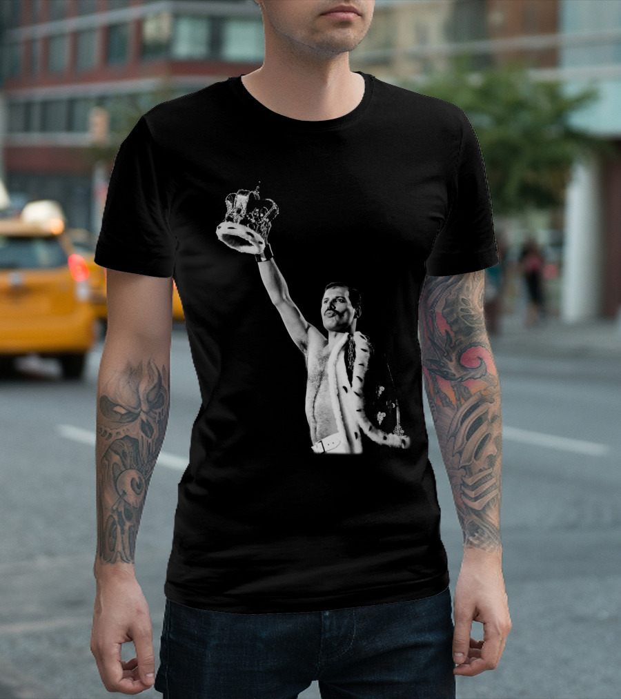 Qun Freddie Mercury Raising Crown Iconic Moment T-Shirt