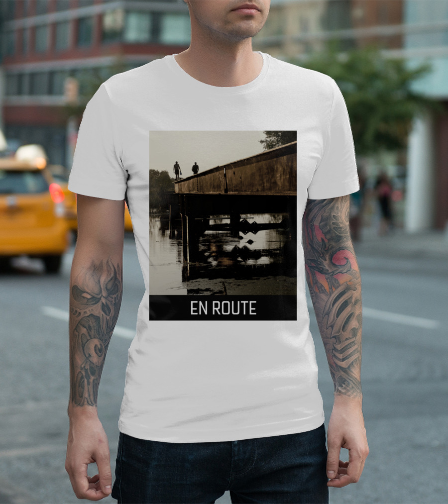 EN ROUTE Bridge Silhouette Reflections T-Shirt