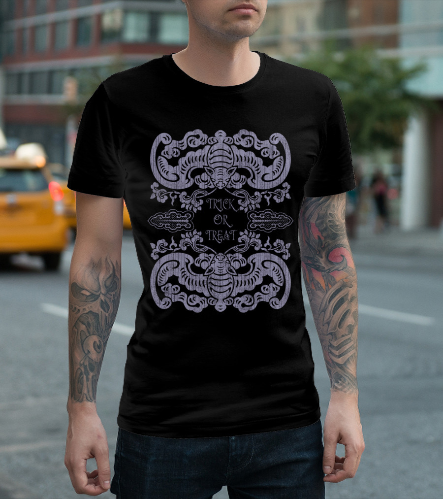 Trick Or Treat HW Distress Bats Ornate T-Shirt