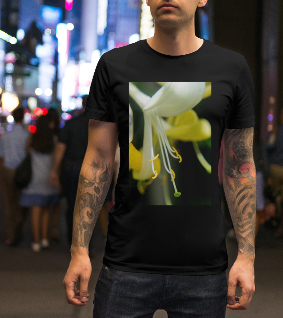 Close Up Art Prin Honeysuckle Blossom T-Shirt