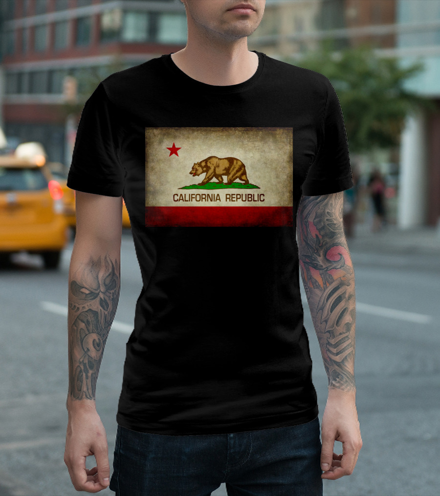 California Republic Flag Grunge Bear and Star T-Shirt