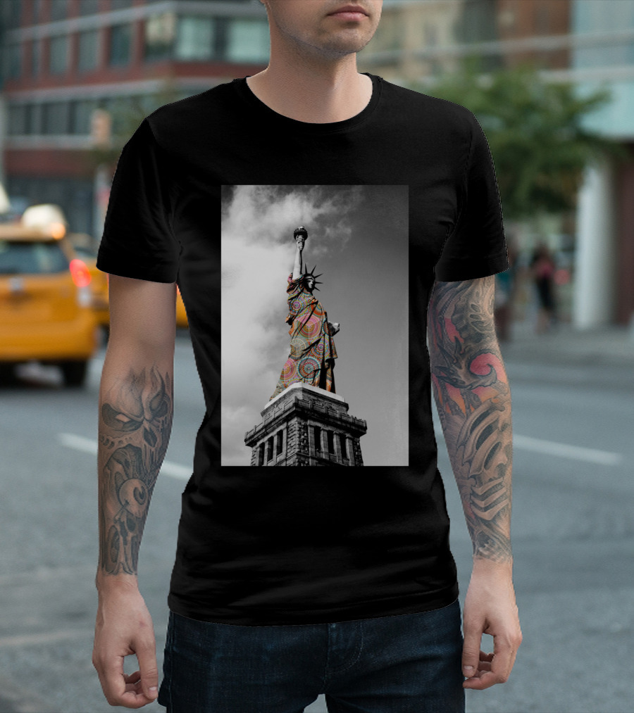 Funky Landmark Ny Statue Colorful Psychedelic T-Shirt