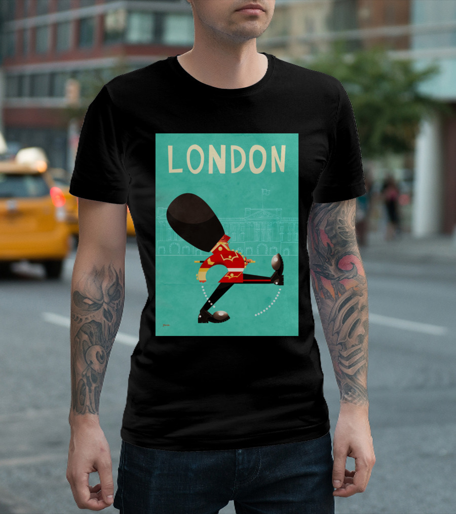London Guardsman Icon with Buckingham Palace Background T-Shirt