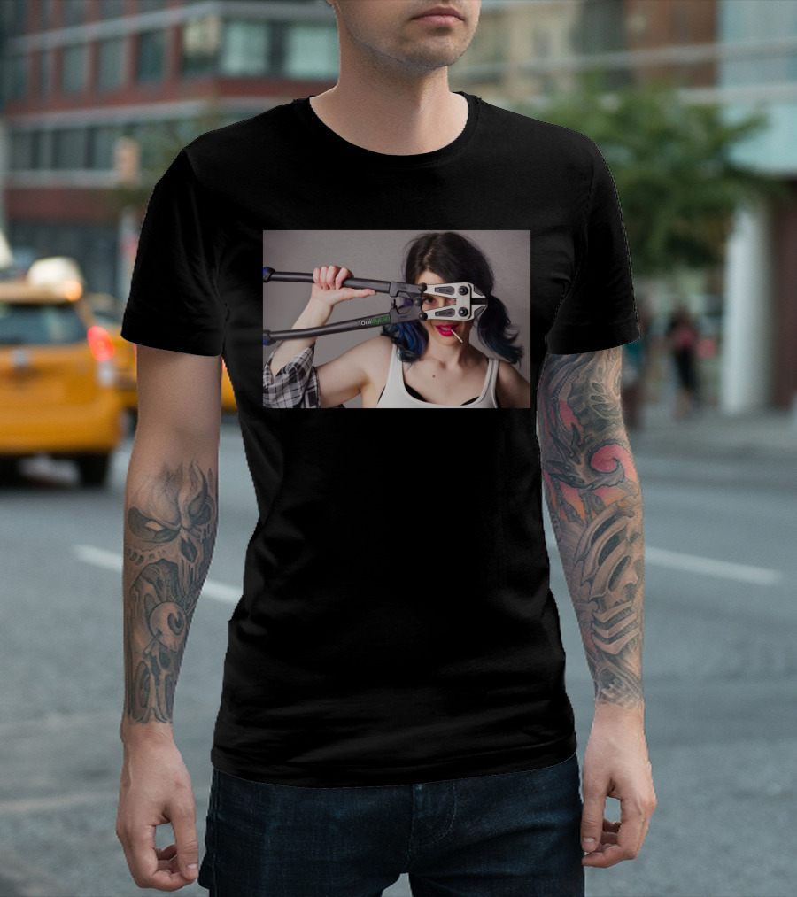 Peak A Boo ICU ToniLyran CosPlay Bolt Cutter Pose T-Shirt
