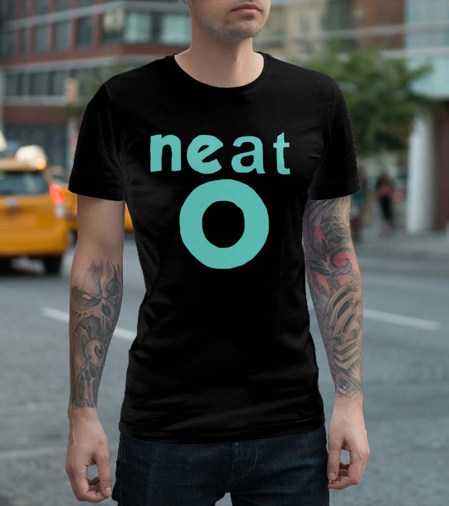 Neatooo Thumbs Up T-Shirt