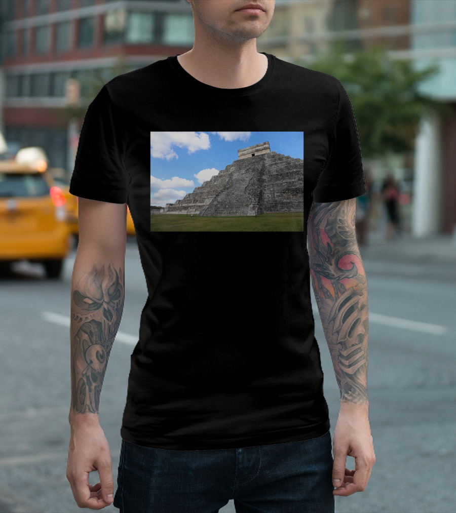 Temple Of Kukulcan Chichen Itza Pyramid South View T-Shirt