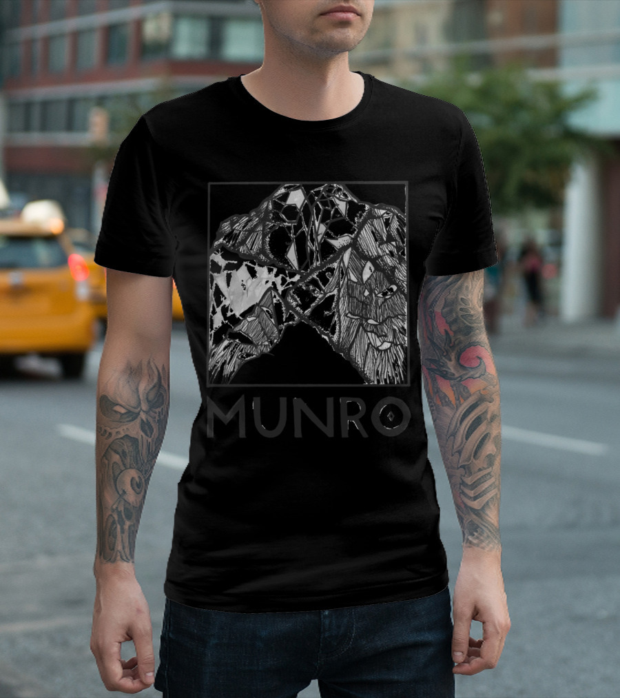 MUNRO Mountain Peaks Abstract Geometric T-Shirt
