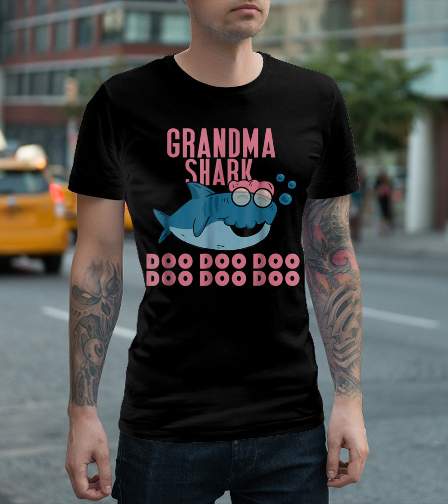 Grandma Shark Doo Doo Doo Doo For Your Grandmother Or Parents T-Shirt