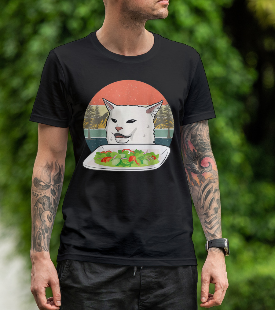 CATS SALAD SMUDGEE AT DINNER FUNNY SMUDGEE RETRO SUNSET BACKGROUND T-Shirt
