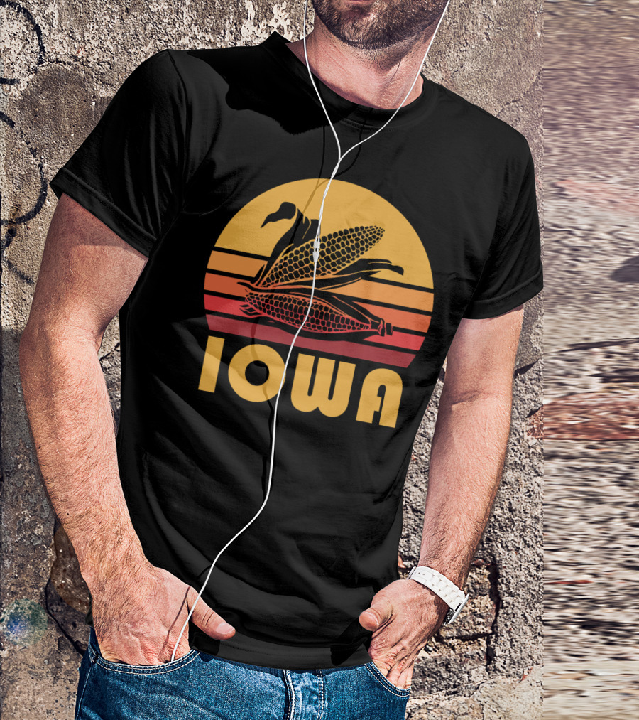 RETRO IOWA CORN SUNSET VINTAGE MAIZE FARMING T-Shirt