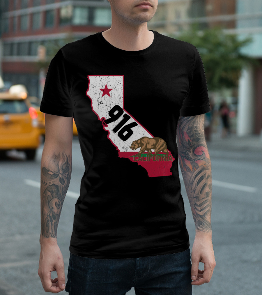 California Map with 916 and Bear Design Featuring Sacramento Area Code T-Shirt