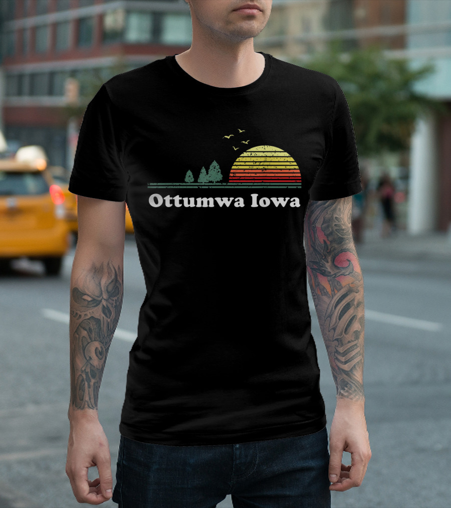 Vintage Ottumwa Iowa Sunset With Striped Sun And Trees T-Shirt