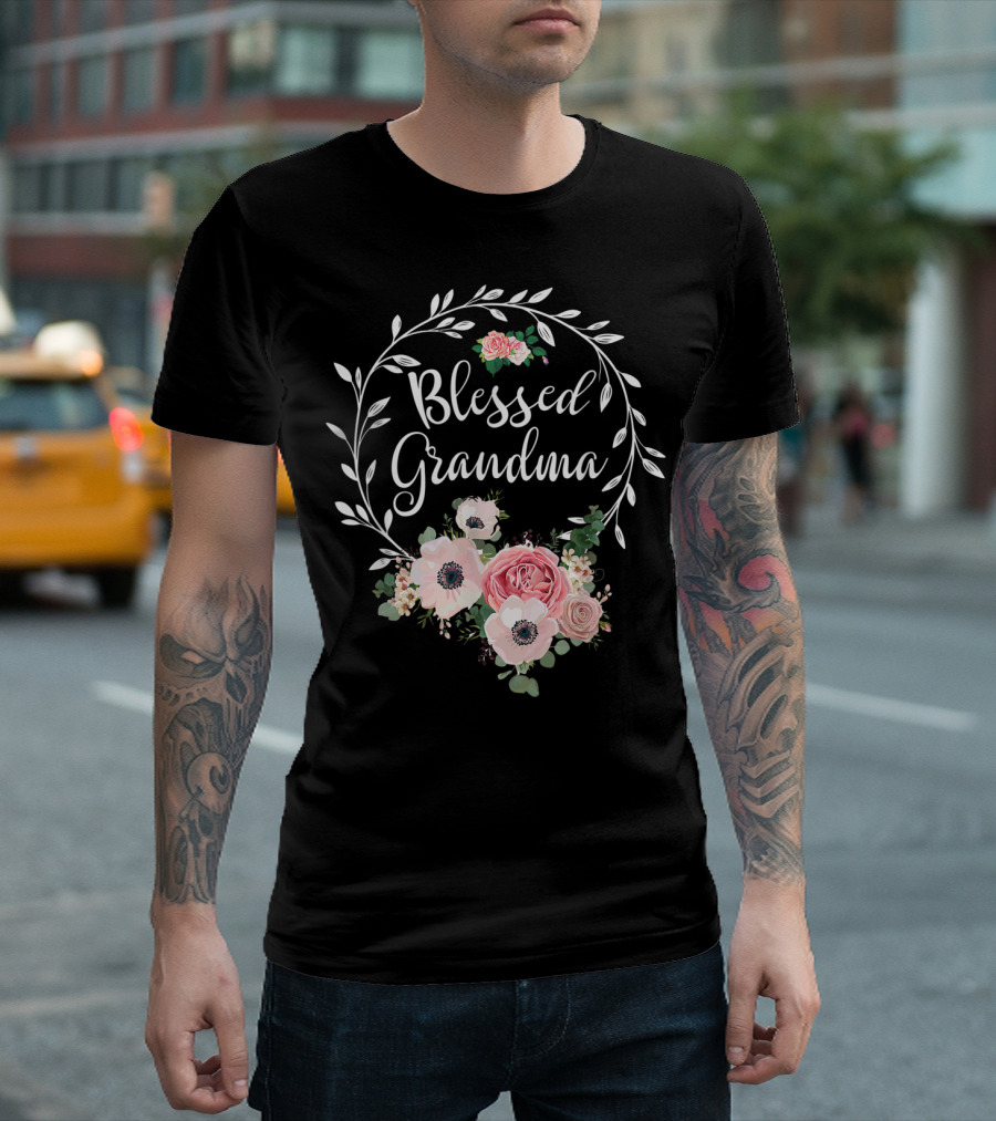 Blessed Grandma Floral Heart With Leaves And Pink Flowers T-Shirt