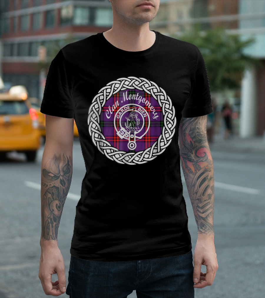 Clan Montgomery Garde Bien Scottish Tartan Crest T-Shirt