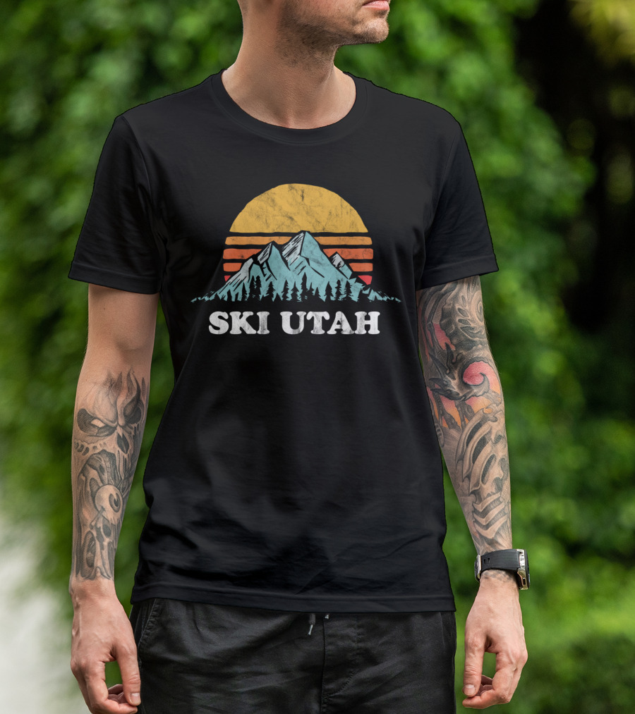 Ski Utah Vintage Vibe Mountain Sunset Retro Skiing T-Shirt