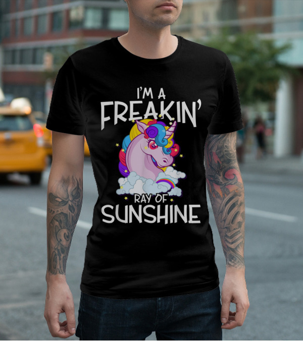 I'm A Freakin' Ray Of Sunshine Rainbow Unicorn Vintage 1970s 1980s T-Shirt