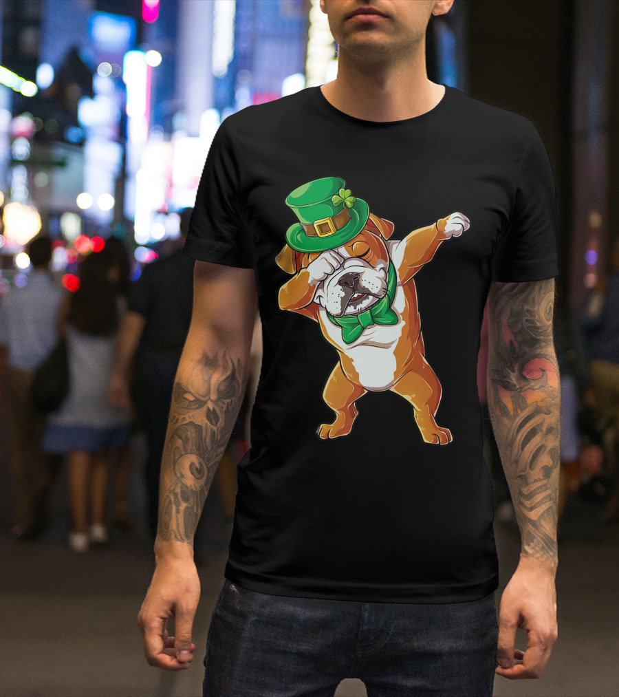 Dabbing English Bulldog St Patricks Day Leprechaun Hat Bow Tie T-Shirt
