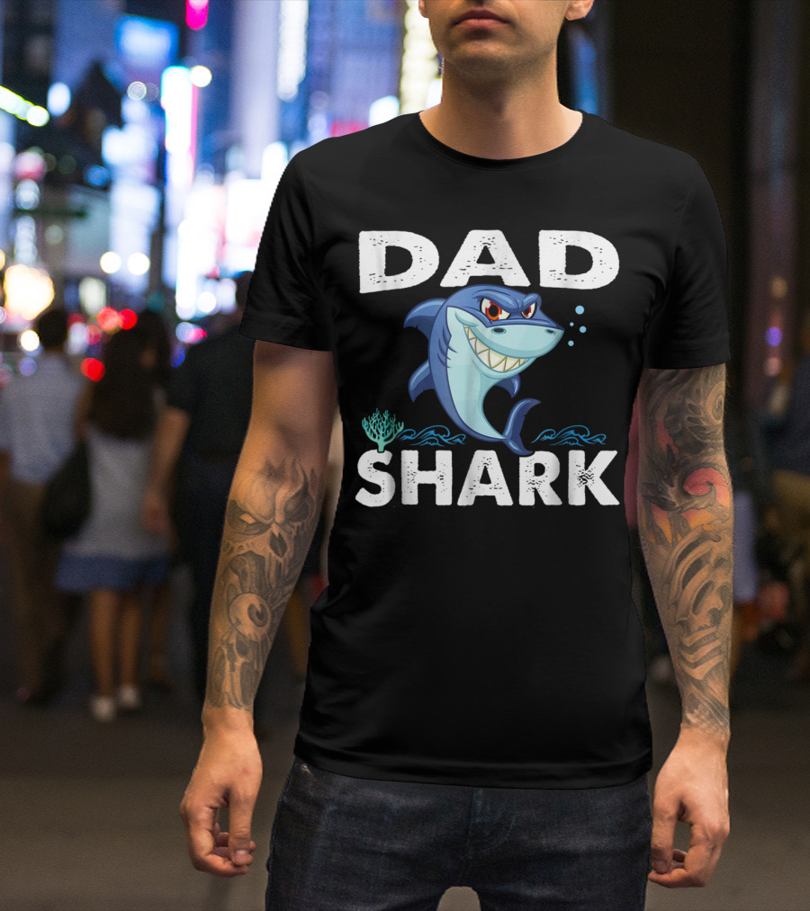 Dad Shark Awesome Funny Family Shark Fierce Cartoon T-Shirt