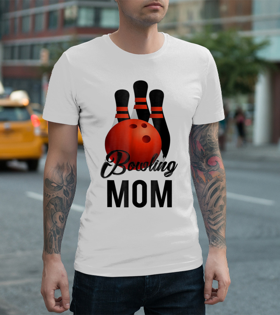 Bowling Mom Mother Mummy Birthday Bowling Pins and Ball T-Shirt