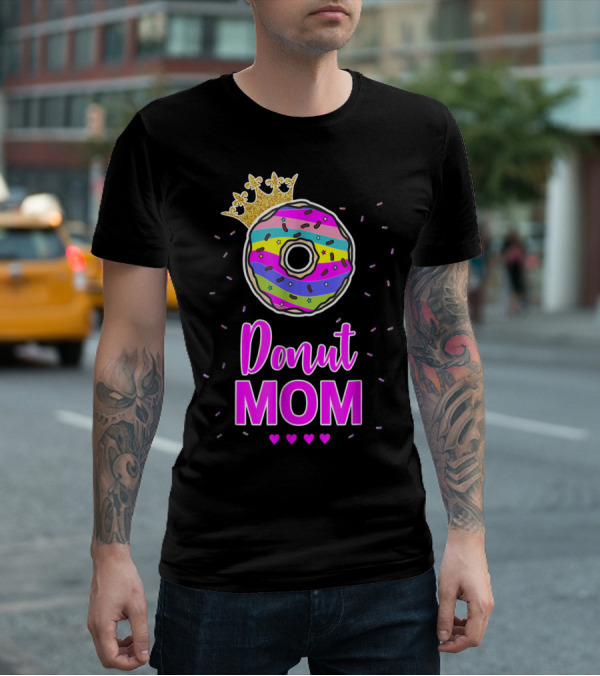 Donut Mom Birthday Girl Matching Family Cake24 Multicolored Crown Hearts T-Shirt
