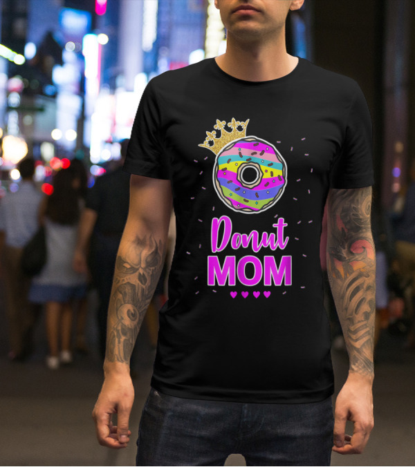 Donut Mom Birthday Girl Matching Family Cake24 Multicolored Crown Hearts T-Shirt
