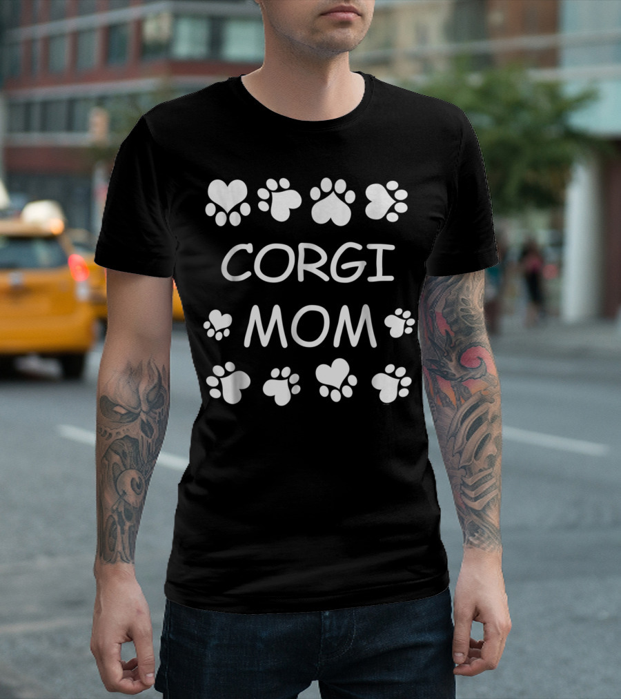 Corgi Mom Paw Prints Heart Design for Corgi Lovers Christmas Birthday T-Shirt