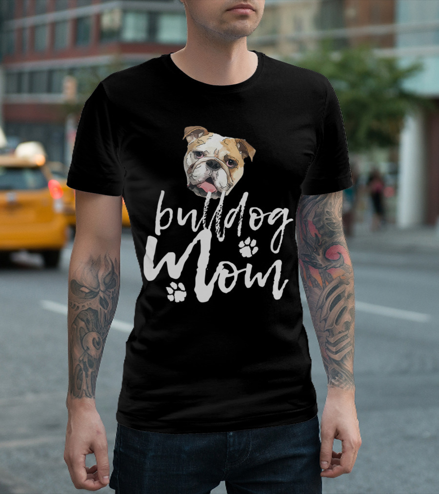 Bulldog Mom Adorable Dog Face With Paw Prints T-Shirt